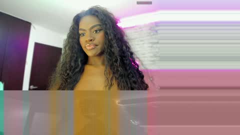 Snapshot of isabellabroms21 chatting on December 25, 2024, 3:49 pm    v online show from December 25, 2024, 3:49 pm