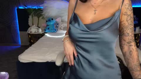 Snapshot of isabellafoxyy chatting on October 18, 2025, 5:43 am Marina online show from October 18, 2025, 5:43 am
