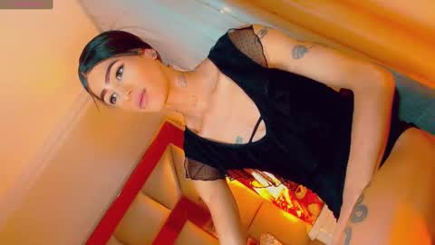 isabellagirs online show from November 9, 2025, 12:36 pm