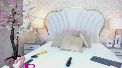 Snapshot of isabellakanned chatting on November 11, 2025, 1:55 pm Isabella online show from November 11, 2025, 1:55 pm