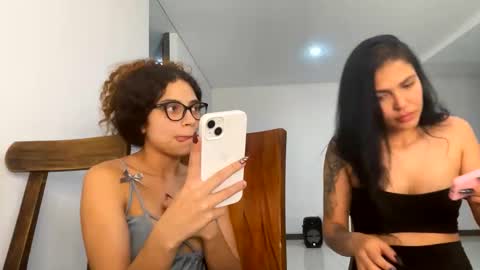 Snapshot of isabellakoffs chatting on January 22, 2025, 6:42 am Isabella.. back again online show from January 22, 2025, 6:42 am