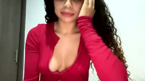 Snapshot of isabellakoffs chatting on January 27, 2025, 1:48 am Isabella.. back again online show from January 27, 2025, 1:48 am