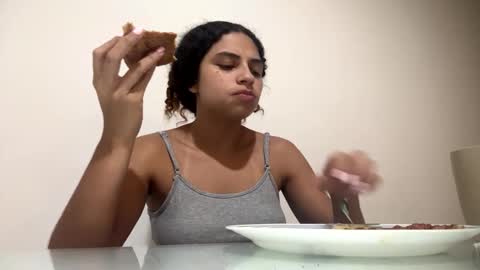 Snapshot of isabellakoffs chatting on September 20, 2025, 2:01 am Isabella.. back again online show from September 20, 2025, 2:01 am