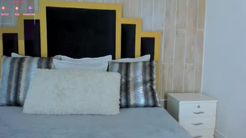 Snapshot of isabellasouza chatting on December 4, 2025, 8:06 pm online show from December 4, 2025, 8:06 pm