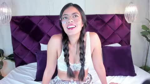 Snapshot of isabellax21 chatting on September 17, 2025, 4:36 am Isa online show from September 17, 2025, 4:36 am