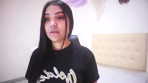 Snapshot of isabelle_lane chatting on December 2, 2025, 12:32 pm online show from December 2, 2025, 12:32 pm