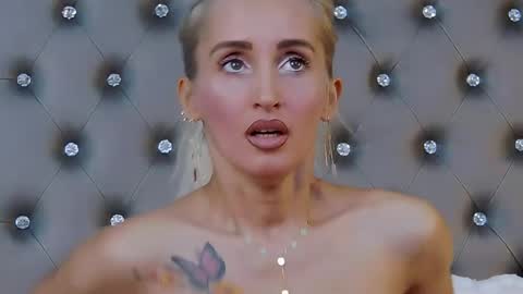 IsabelleEthan online show from January 31, 2025, 3:09 am