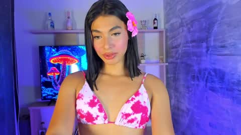 Snapshot of isabellefoxx chatting on January 28, 2025, 5:32 am Isa online show from January 28, 2025, 5:32 am