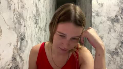 Snapshot of isabellekropidlowski chatting on October 14, 2025, 3:35 pm Im Olivia online show from October 14, 2025, 3:35 pm