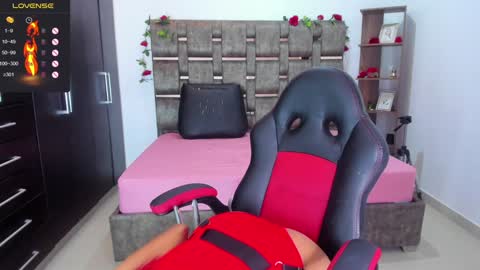 Hi mi name is Isabel  online show from December 21, 2024, 4:09 am