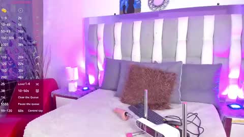 Snapshot of isadiazz chatting on November 7, 2025, 4:56 am Isa online show from November 7, 2025, 4:56 am