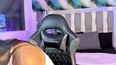 Snapshot of isadiazz chatting on December 14, 2025, 5:24 am Isa online show from December 14, 2025, 5:24 am