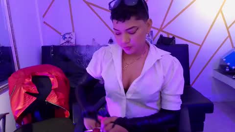 Snapshot of ise_lunny chatting on September 11, 2025, 11:38 pm isabela online show from September 11, 2025, 11:38 pm