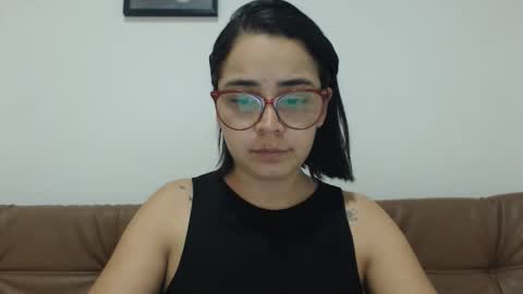 Snapshot of isemma chatting on October 28, 2025, 2:59 am Emma online show from October 28, 2025, 2:59 am