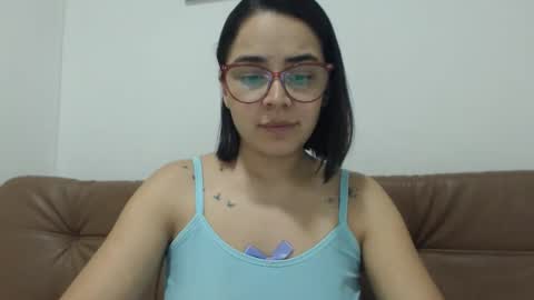 Snapshot of isemma chatting on November 11, 2025, 3:39 am Emma online show from November 11, 2025, 3:39 am