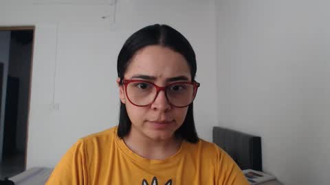 Snapshot of isemma chatting on November 12, 2025, 3:45 pm Emma online show from November 12, 2025, 3:45 pm