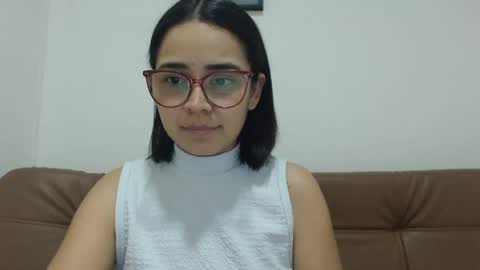 Snapshot of isemma chatting on November 18, 2025, 3:23 am Emma online show from November 18, 2025, 3:23 am