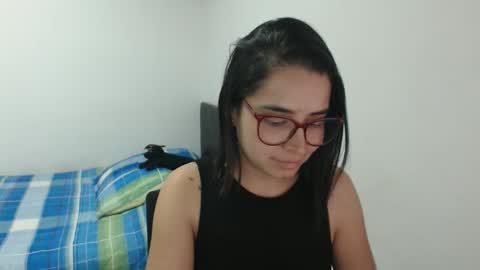 Snapshot of isemma chatting on December 15, 2025, 2:16 am Emma online show from December 15, 2025, 2:16 am