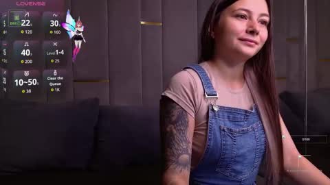 Snapshot of ishtardivine chatting on September 14, 2025, 4:44 am Ishtar online show from September 14, 2025, 4:44 am