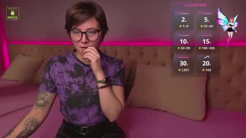 Snapshot of ishtardivine chatting on October 25, 2025, 5:26 am Ishtar online show from October 25, 2025, 5:26 am