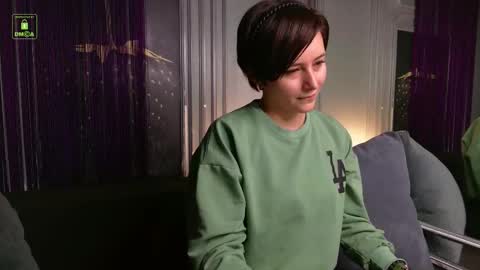 Snapshot of ishtardivine chatting on October 27, 2025, 3:16 pm Ishtar online show from October 27, 2025, 3:16 pm