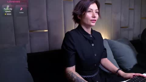 Snapshot of ishtardivine chatting on November 26, 2025, 10:27 am Ishtar online show from November 26, 2025, 10:27 am