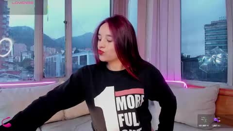 Isis  lohan online show from September 15, 2025, 11:43 am