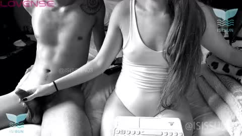 Isis  Alan online show from November 4, 2025, 3:33 pm