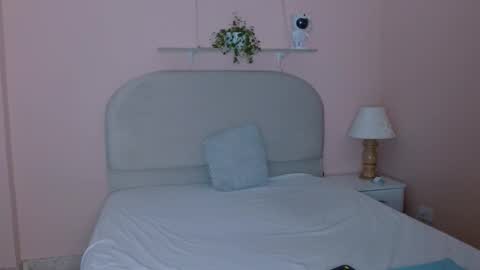 Isis  online show from November 13, 2025, 9:08 am