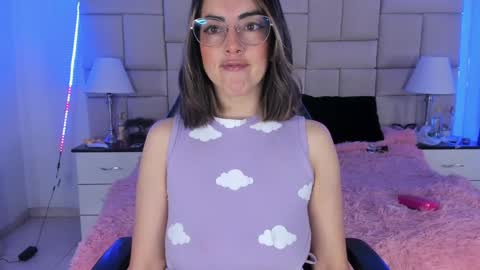 Snapshot of isis_loveyes_ chatting on December 11, 2024, 10:27 pm Pauli online show from December 11, 2024, 10:27 pm