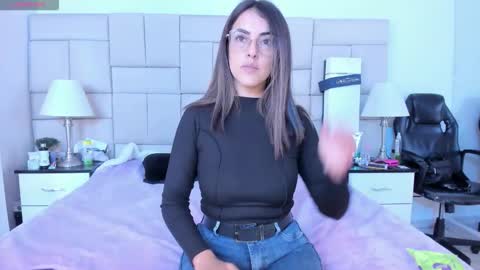 Snapshot of isis_loveyes_ chatting on October 11, 2025, 11:47 pm Pauli online show from October 11, 2025, 11:47 pm