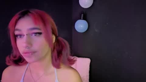 Isisjones18 online show from September 23, 2025, 4:48 am