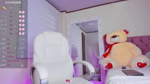 Isa  online show from March 9, 2025, 8:18 am