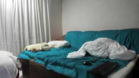 Issabelle online show from February 11, 2025, 6:19 am