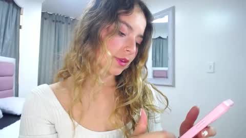 issadorajames online show from January 13, 2025, 6:27 pm