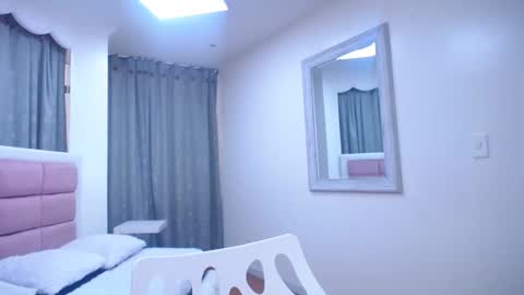 issadorajames online show from January 29, 2025, 7:22 pm