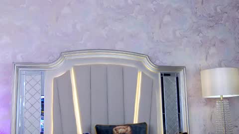 Issadorra online show from February 8, 2025, 2:27 pm