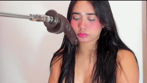 Snapshot of issie_cute chatting on December 21, 2024, 8:00 pm Issie online show from December 21, 2024, 8:00 pm