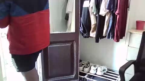 italianboybcn online show from November 2, 2025, 10:28 am