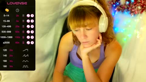 Snapshot of its_lily chatting on December 29, 2024, 3:44 am Lily online show from December 29, 2024, 3:44 am