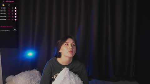 Snapshot of its_sophie chatting on November 27, 2025, 9:17 pm Sophie online show from November 27, 2025, 9:17 pm