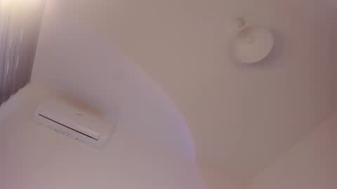 Isabella online show from November 26, 2025, 12:17 pm