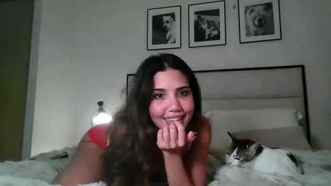Snapshot of itslillybloom chatting on November 1, 2025, 6:32 pm Lilly online show from November 1, 2025, 6:32 pm
