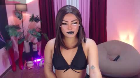 Siana online show from October 3, 2025, 4:48 pm