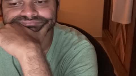 Snapshot of itsmylife021 chatting on November 2, 2025, 5:04 pm Raje online show from November 2, 2025, 5:04 pm