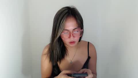 Snapshot of itsurgil_kloeh chatting on November 17, 2025, 7:03 am itsurgil_kloeh online show from November 17, 2025, 7:03 am