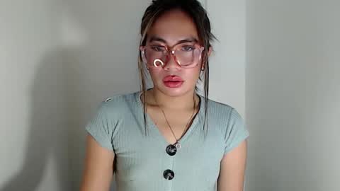 Snapshot of itsurgil_kloeh chatting on November 25, 2025, 3:06 am itsurgil_kloeh online show from November 25, 2025, 3:06 am