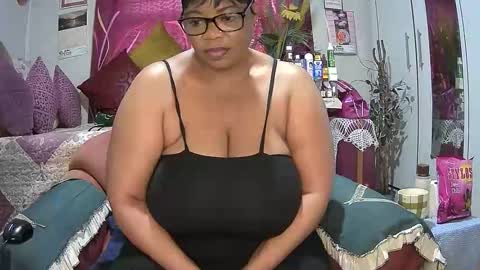 itumeleng74 online show from September 12, 2025, 6:02 am