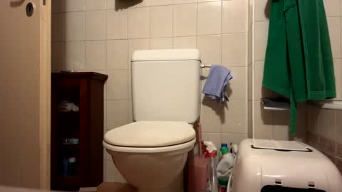 Snapshot of iuuuf2 chatting on December 8, 2024, 1:36 pm Iuuuf2 or Samel online show from December 8, 2024, 1:36 pm