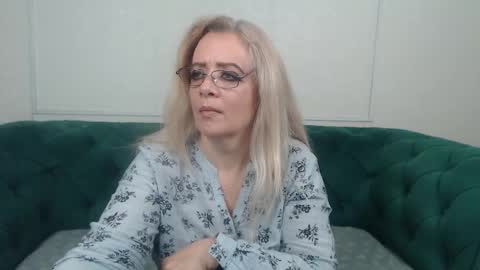 ivanacharm online show from September 22, 2025, 3:30 am